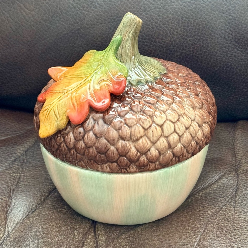 Kaldun & Bogle Ceramic Acorn Canister - 6.5” Vintage Harvest Decor